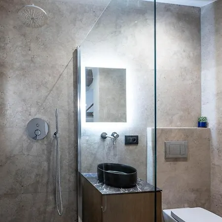 New - Luxury House Near The 3bdr-3bth Apartment